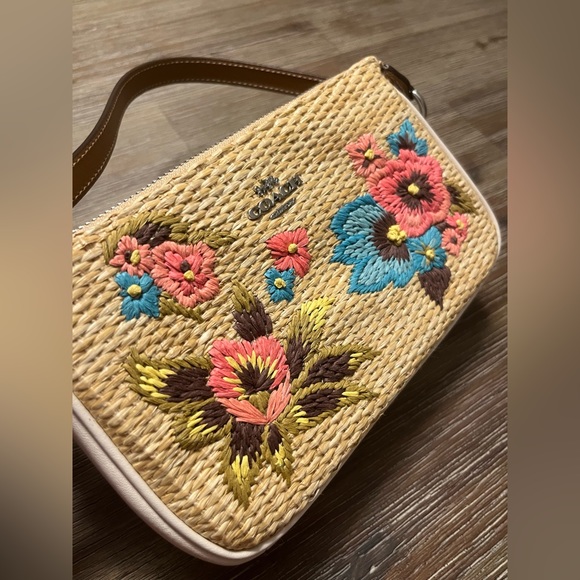 New Coach Nolita 19 with Floral Embroidery in Straw & Smooth Leather - Picture 6 of 10